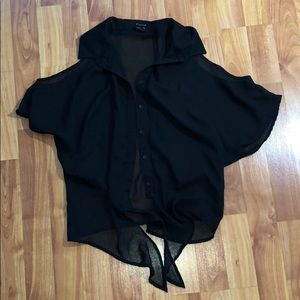 🖤 Cold Shoulder Top 🖤